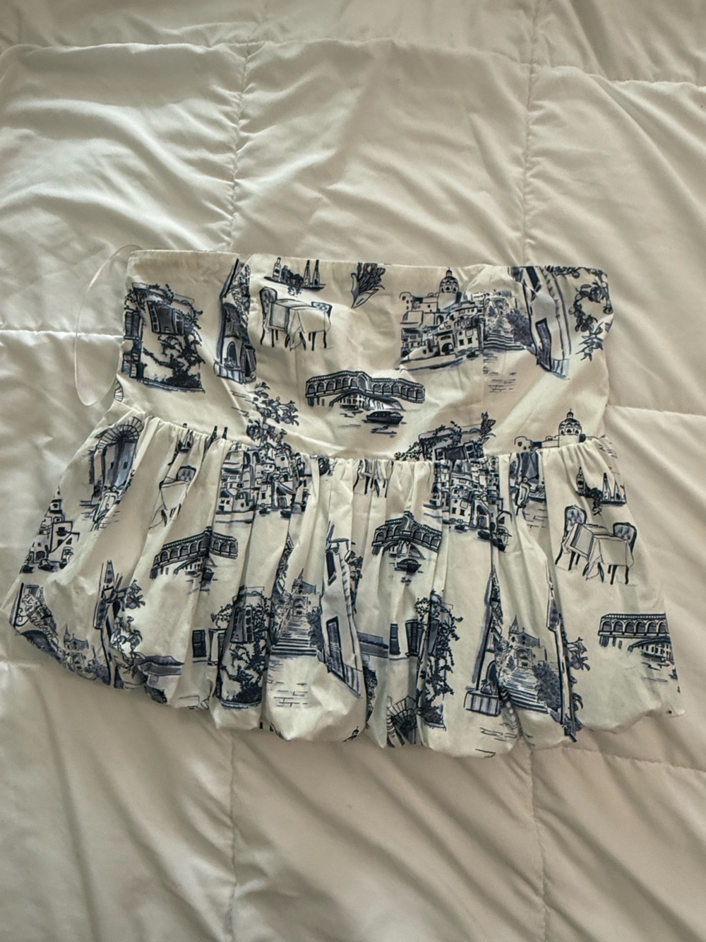 Abercrombie & Fitch White Strapless Ruffled Top with Navy Print